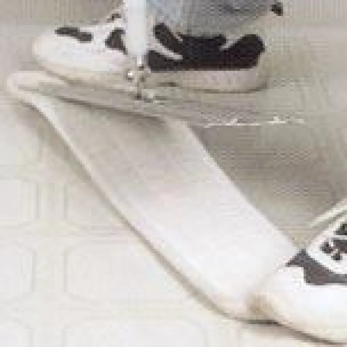 5" x 24" Geerpres® White Launderable Microfiber Hospital Floor Flat Mops - Case of 12